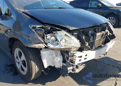 2015 Toyota Prius Two из США, поврежденный, VIN JTDKN3DU1F0417662